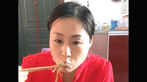 网友不带脑子吃瓜,揭秘娱乐圈幕后真相